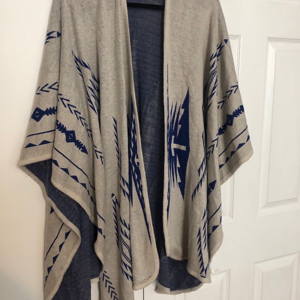 Francesca’s Mesquite Ruana Wrap - Picture 2 of 4